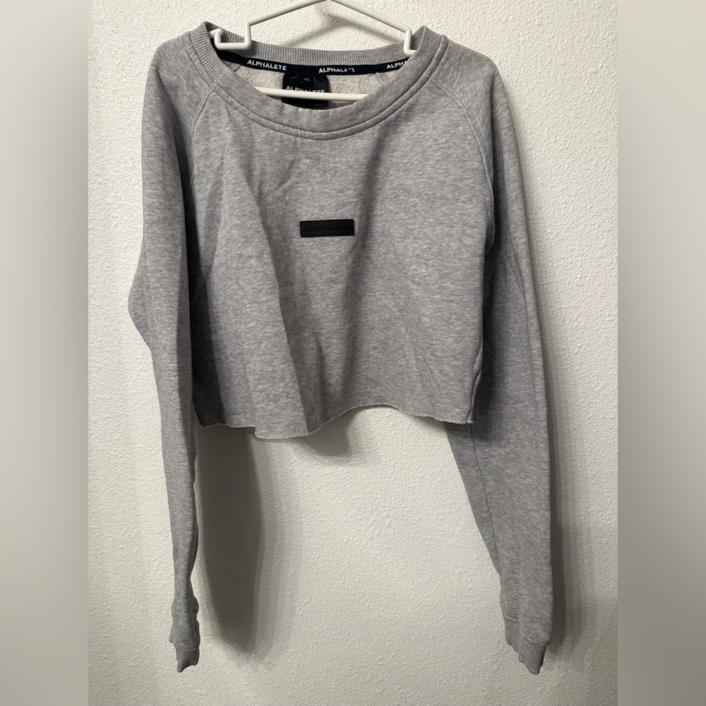 Alphalete cropped pullover